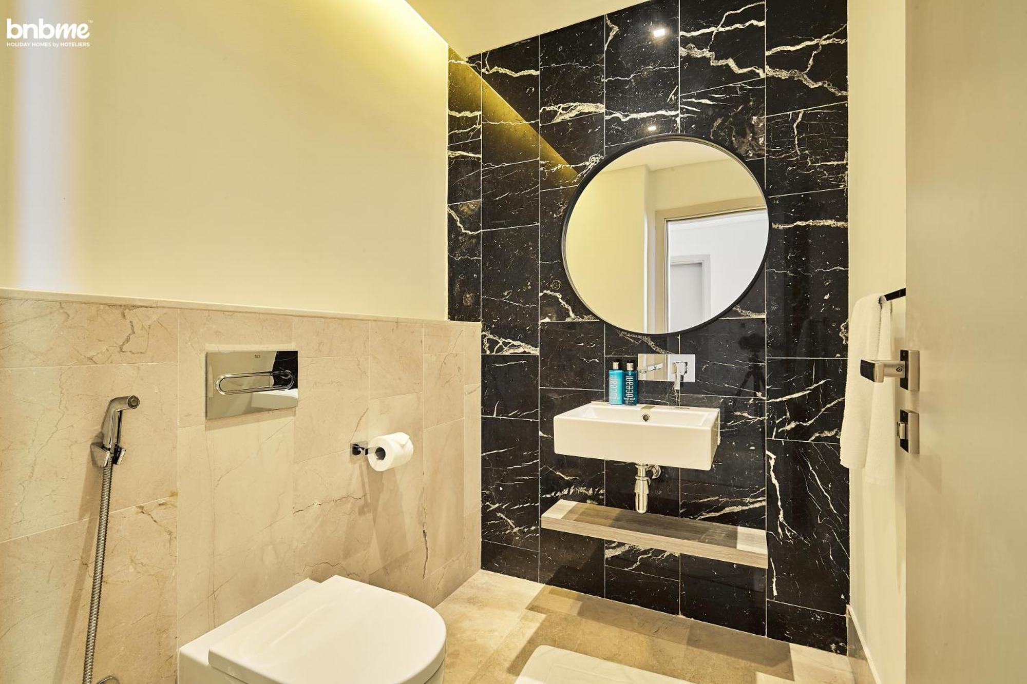 Bnbme - Th8 Palm Hotel ดูไบ ภายนอก รูปภาพ