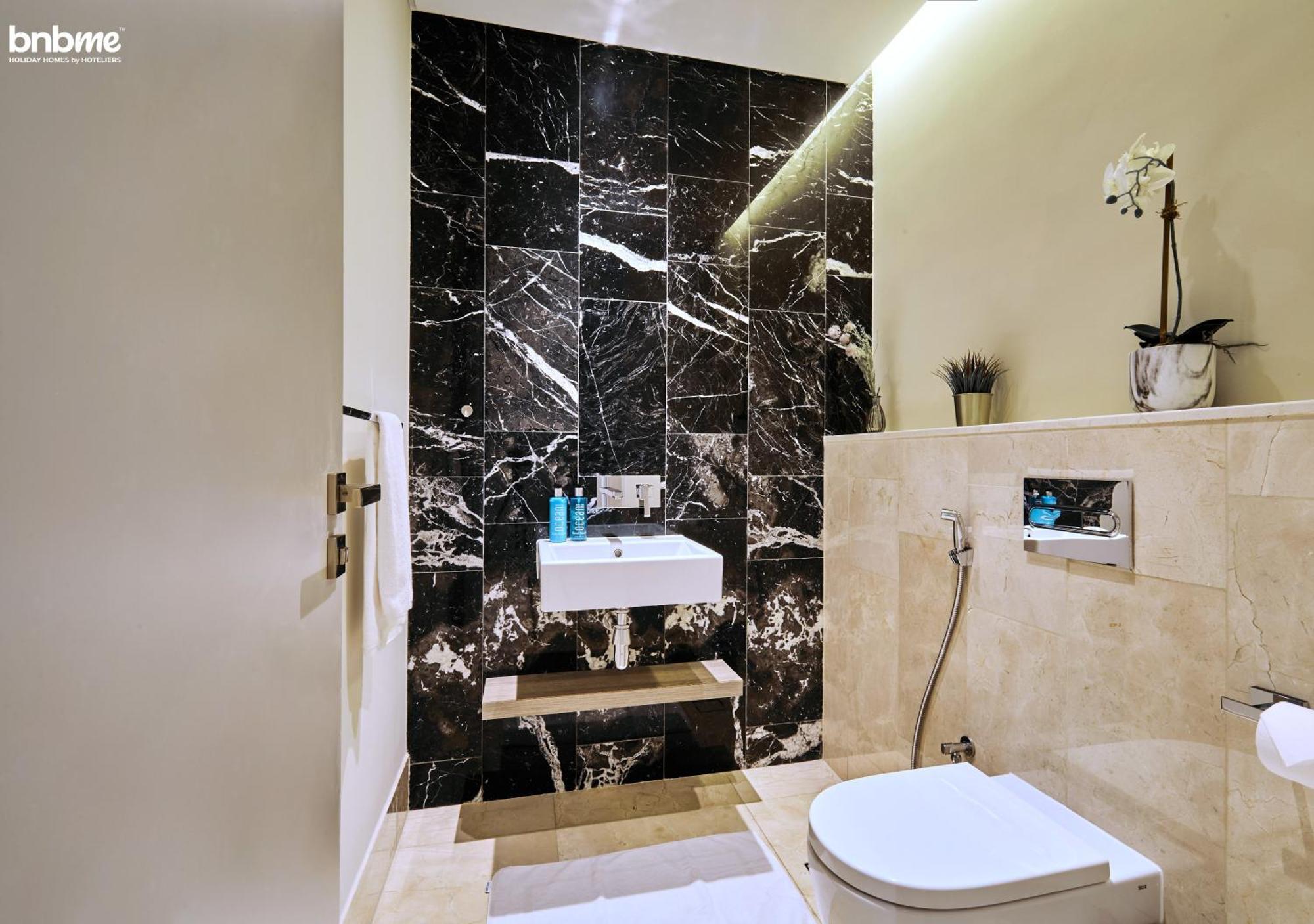 Bnbme - Th8 Palm Hotel ดูไบ ภายนอก รูปภาพ